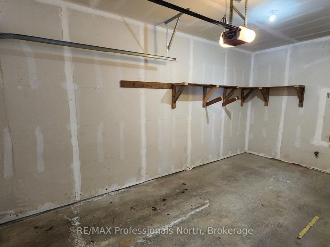 19 DUNCAN STREET E, Huntsville (Chaffey)