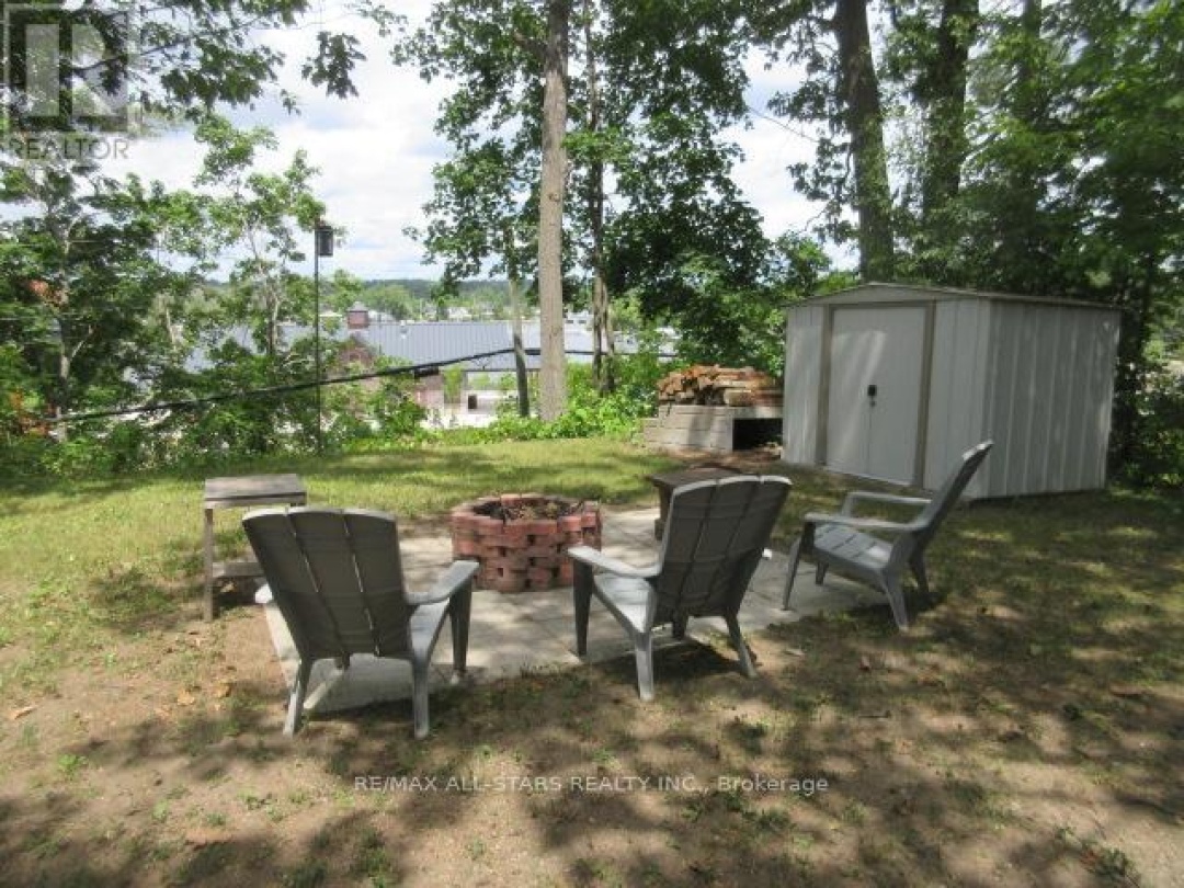 83 KING STREET W, 
