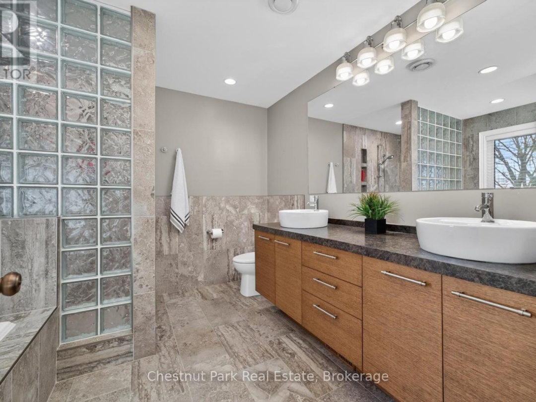 3547 LAUDERDALE POINT CRESCENT, Sparrow Lake