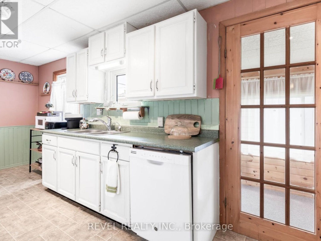 483 LONG BEACH ROAD, Sturgeon Lake