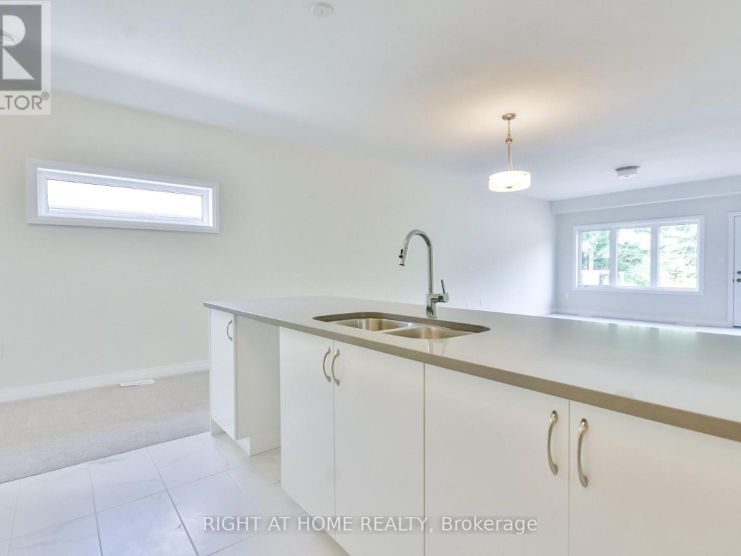 3056 SANDY ACRS AVENUE, Severn (West Shore)