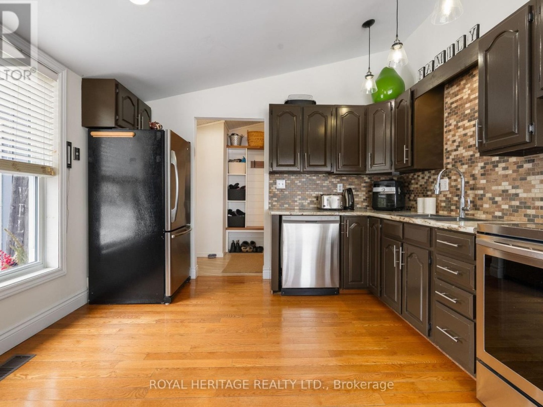 29 THURSTON STREET, Kawartha Lakes (Verulam)