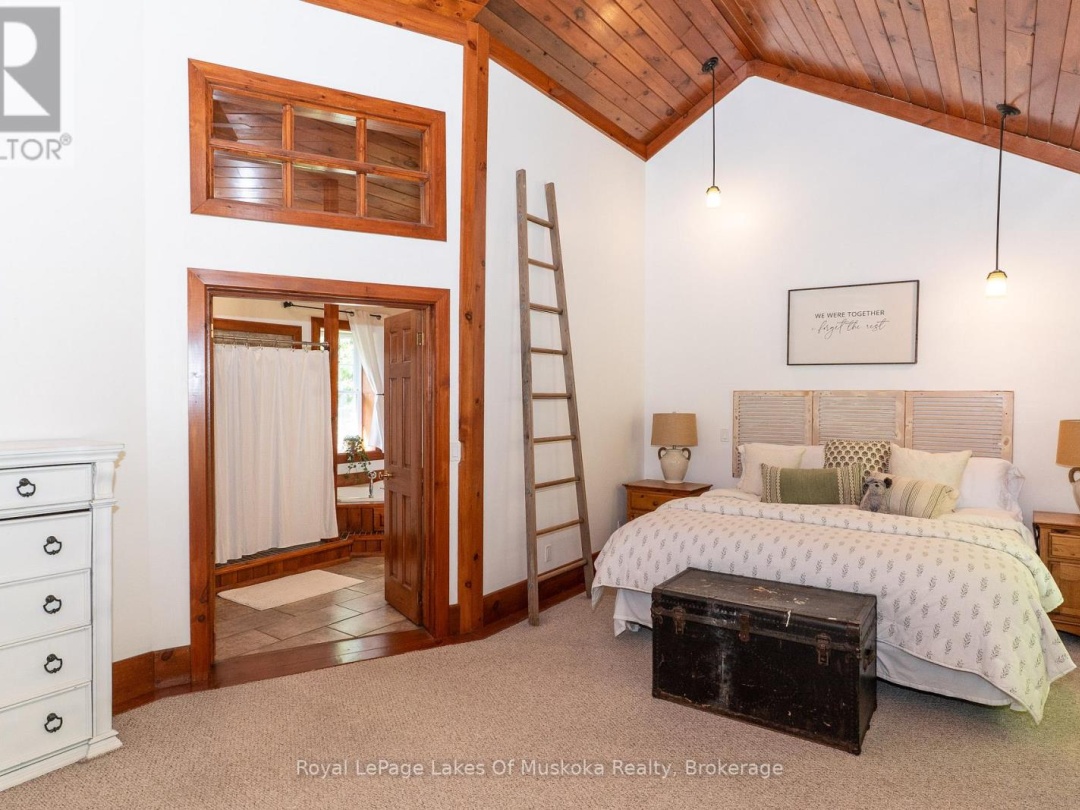 1080 WALKERS GLENN CRESCENT, Lake of Bays (Sinclair)