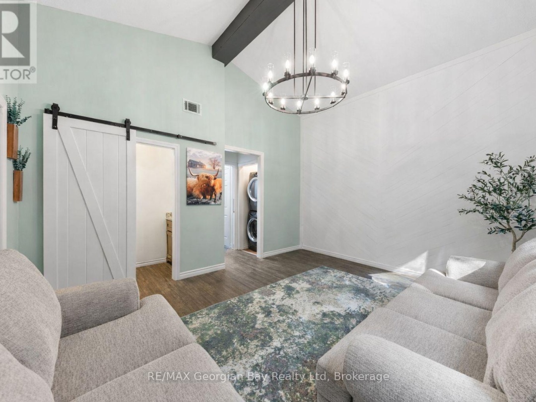 1745 TWIN OAKS CRESCENT, Matchedash Bay
