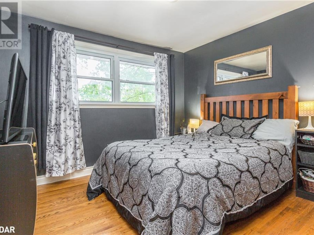 48 BRANT Street W, 