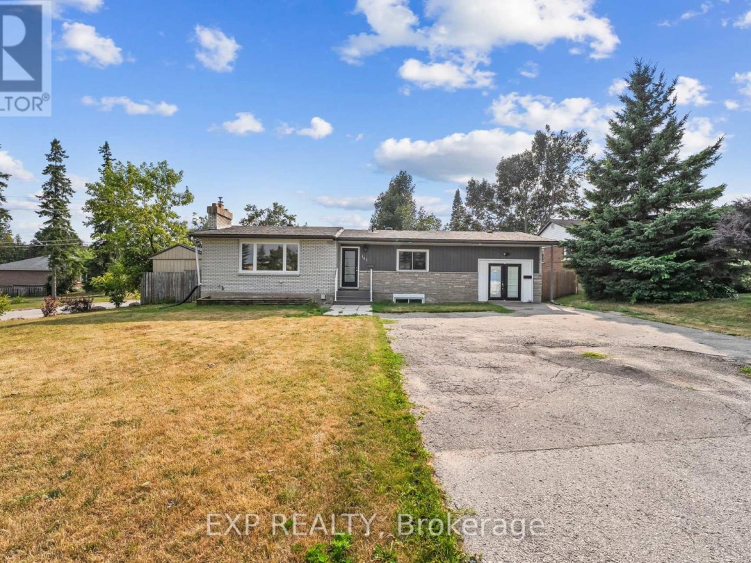 143 WESTMOUNT DRIVE N, 