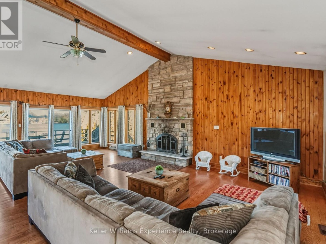 804 KINGS FARM ROAD, Gloucester Pool