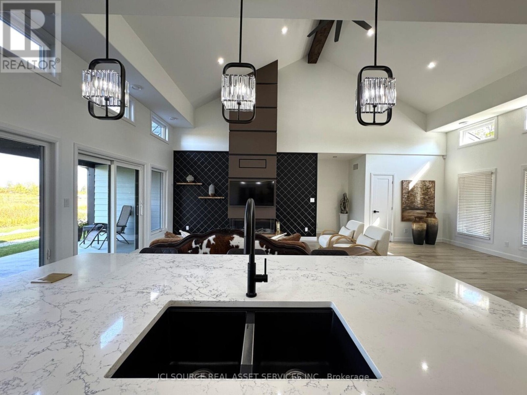 18 SWAN LANE, 