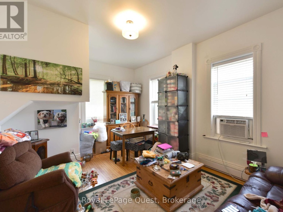 120 BRANT STREET E, 