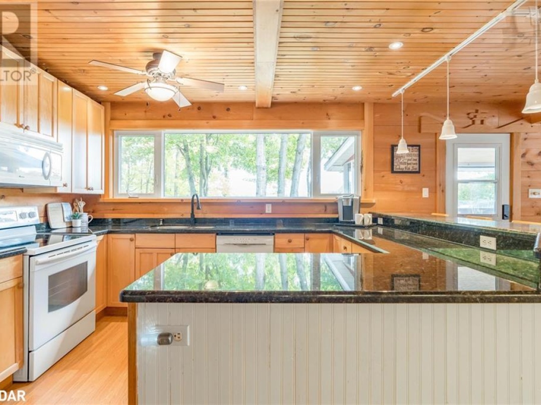 1472 Otter Point Road, Maclean Lake