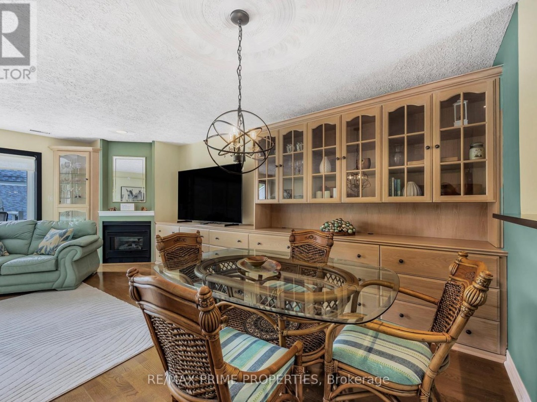 201 - 585 ATHERLEY ROAD, Lake Simcoe