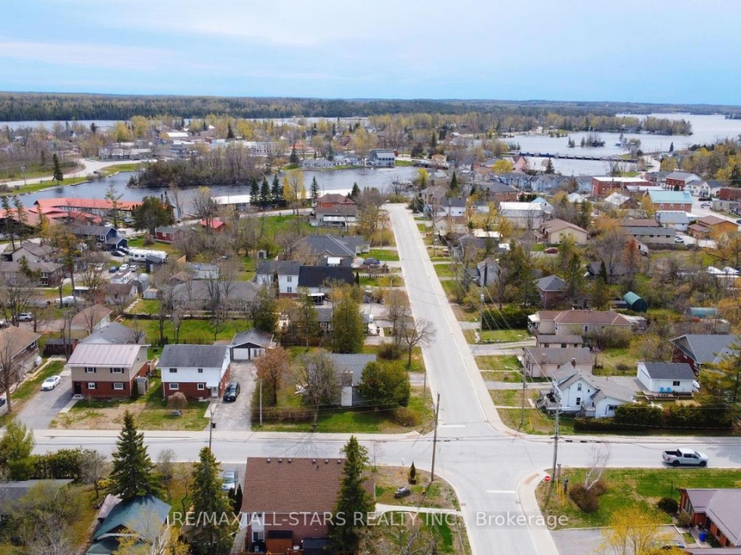 53 HELEN STREET, Kawartha Lakes (Bobcaygeon)