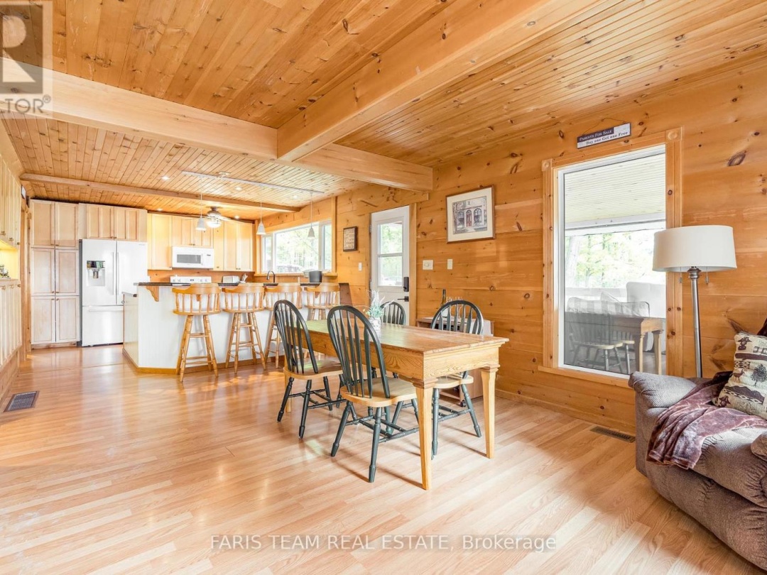 1472 Otter Point Road, Maclean Lake