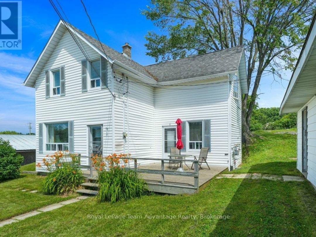76 BOWES STREET, Parry Sound