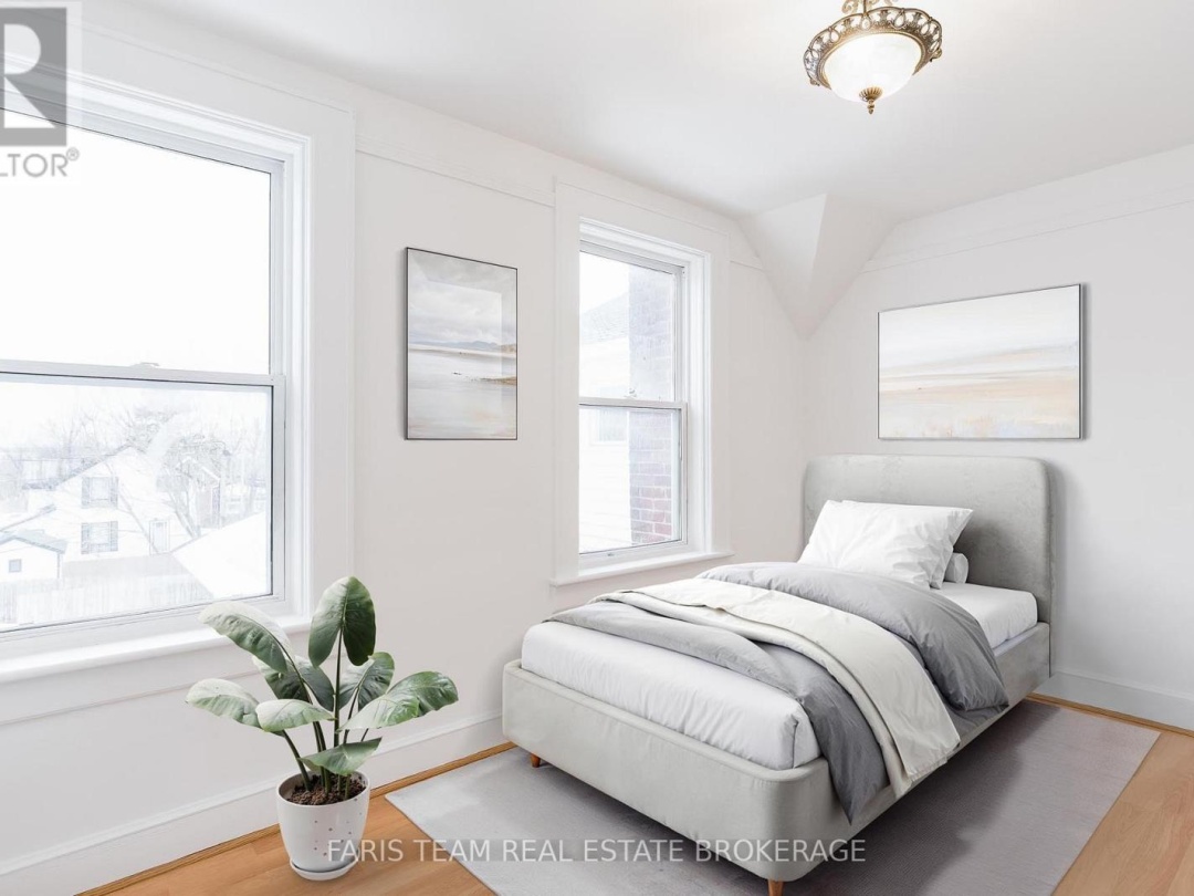 240 LACLIE STREET, Orillia
