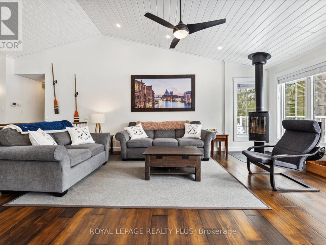 16 BLACK BEAR DRIVE, Burnt River