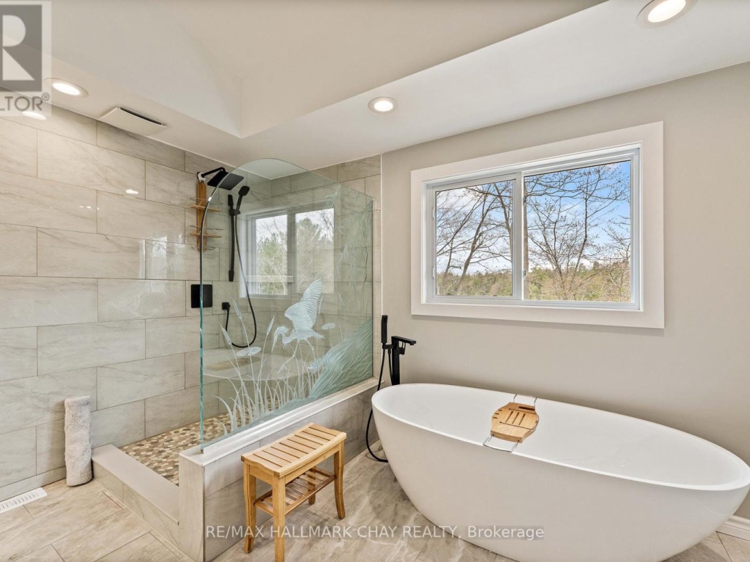 3285 ROCKCLIFFE COURT, Gloucester Pool