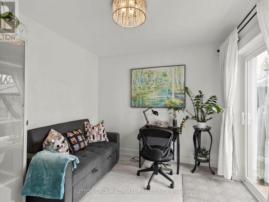 8 SOUTH STREET W, Orillia