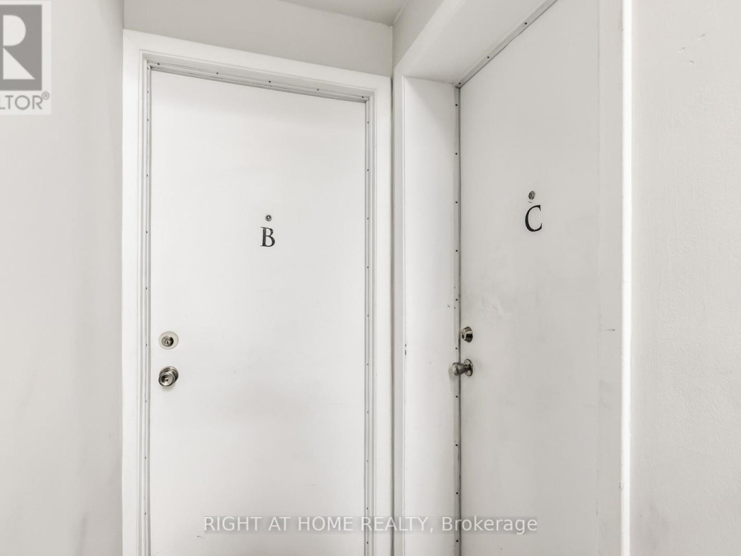 32 MATCHEDASH STREET N, 