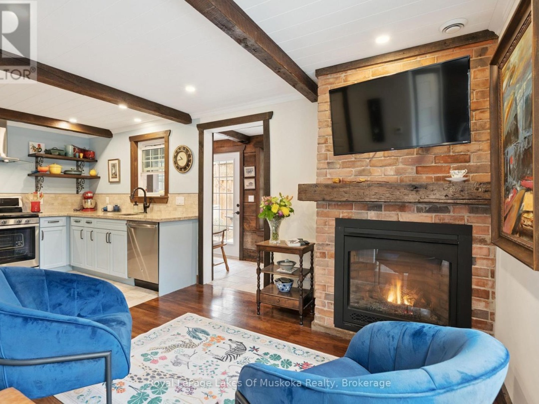 212 JAMES STREET, Bracebridge (Macaulay)
