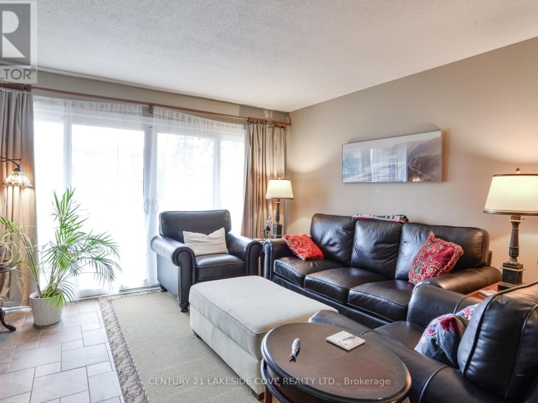 UNIT 29 - 1 PARADISE BOULEVARD, Lake Simcoe