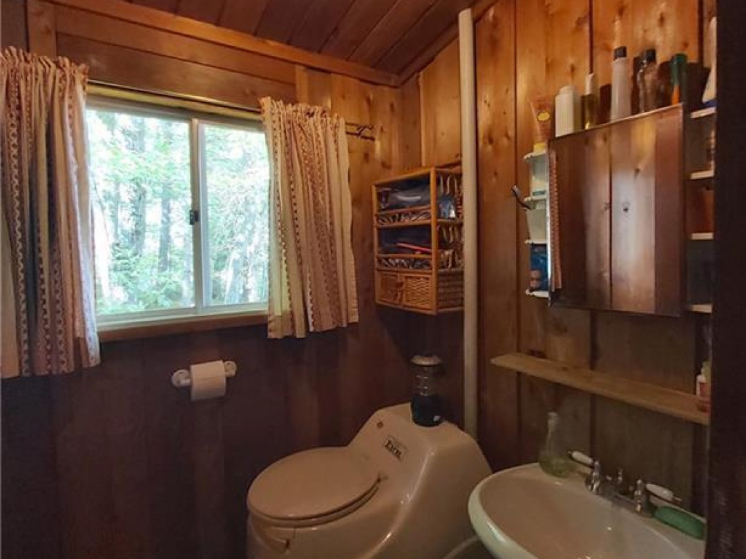 1327-1329 WOODLAND DRIVE, Muldrew Lake