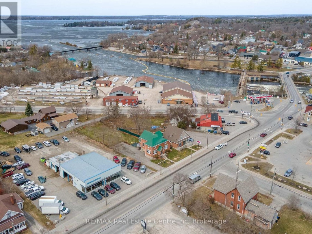 24 LINDSAY STREET, Kawartha Lakes (Fenelon Falls)