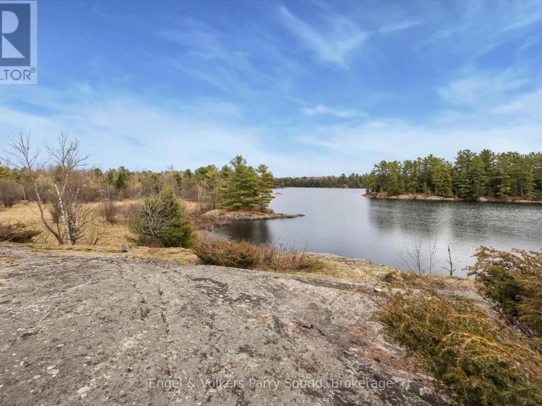 185 LOCH ERNE ROAD, Vowel Lake
