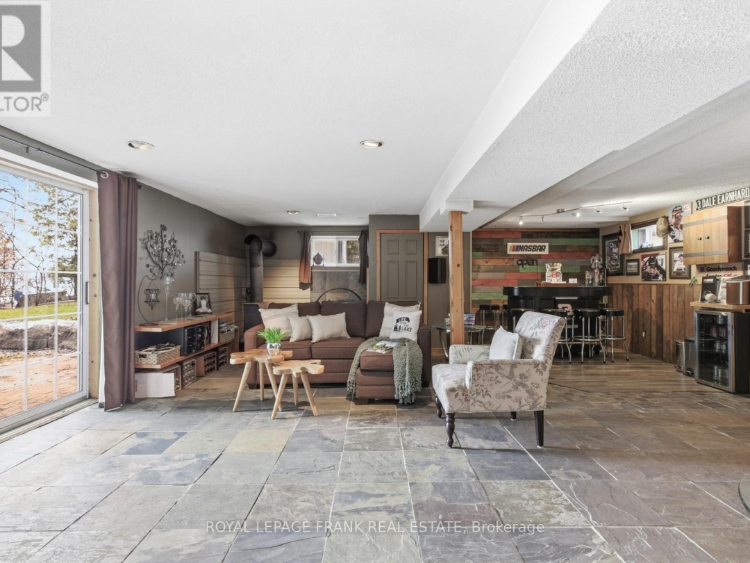 111 BALL POINT ROAD, Lake Scugog