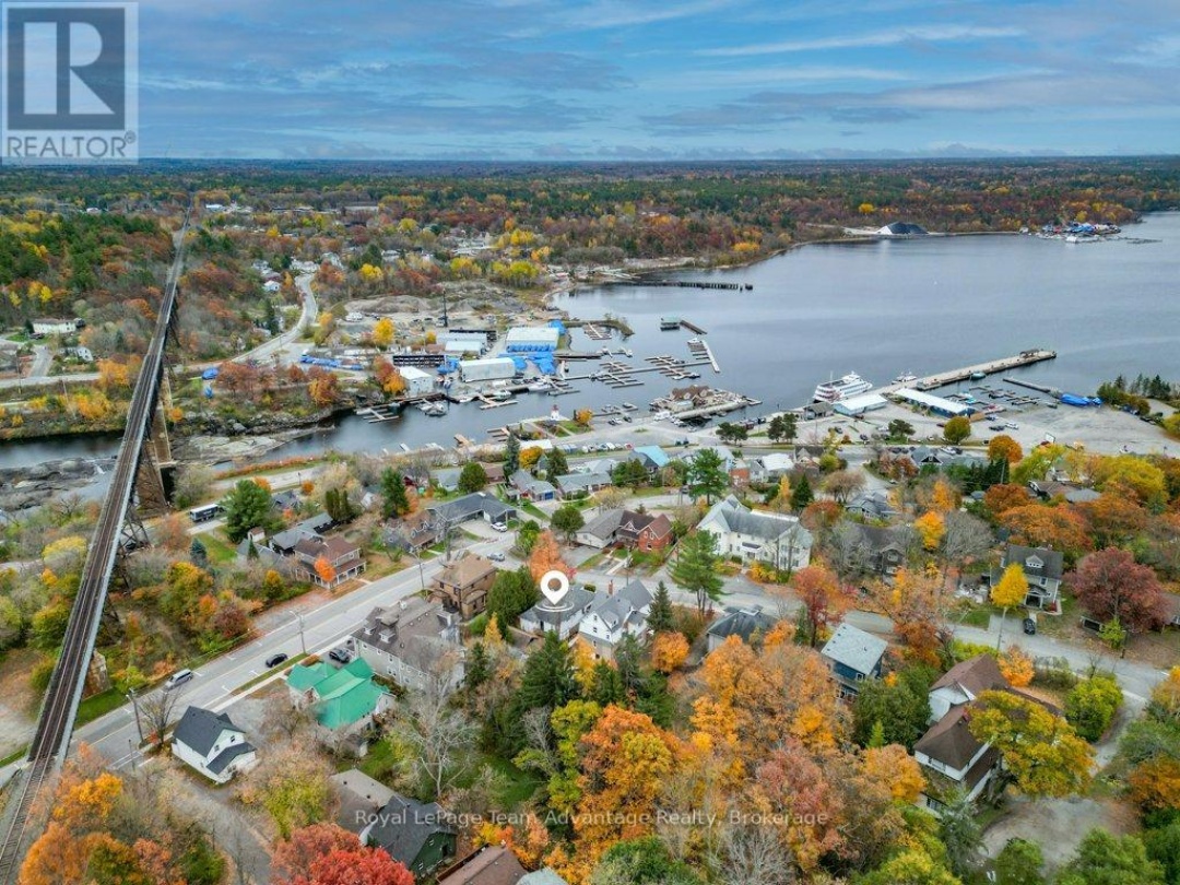 3 BELVEDERE AVENUE, Parry Sound