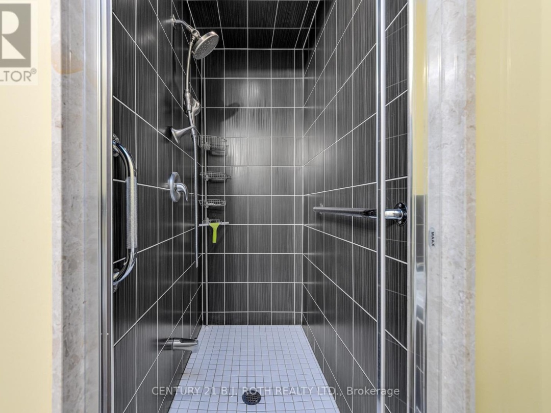 3327 SUMMERHILL WAY N, 