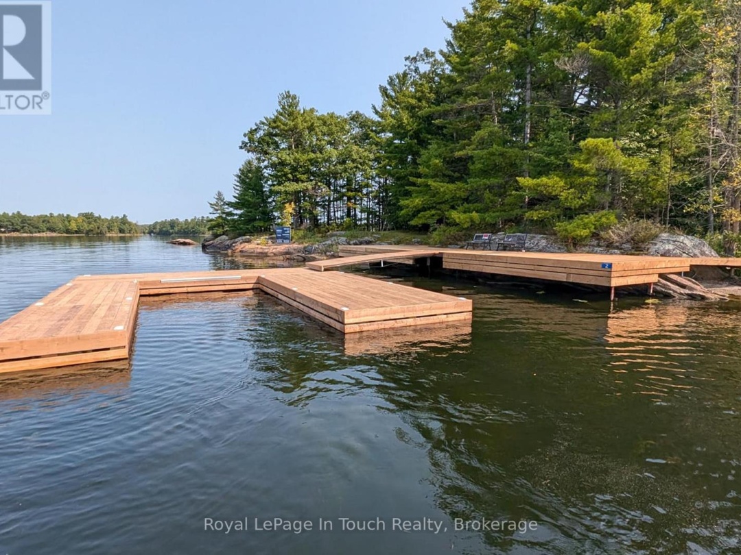 2 ISLAND 880, Georgian Bay