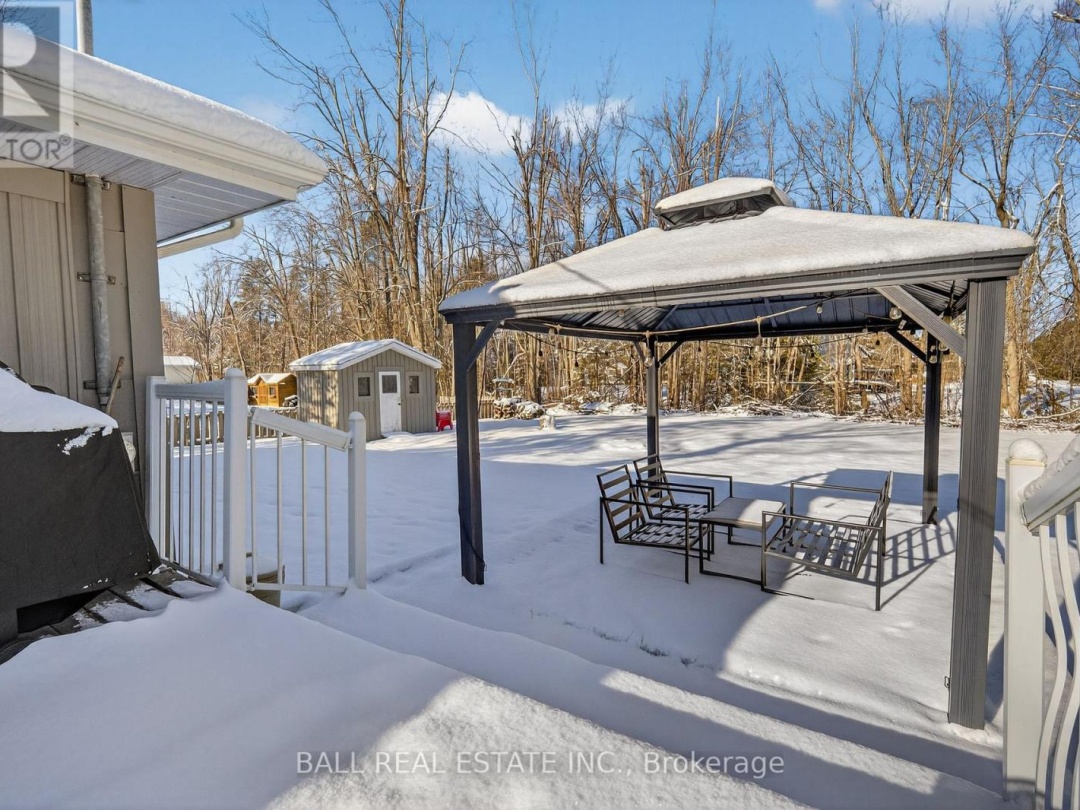 25 BAYVIEW ESTATE ROAD, Sturgeon Lake