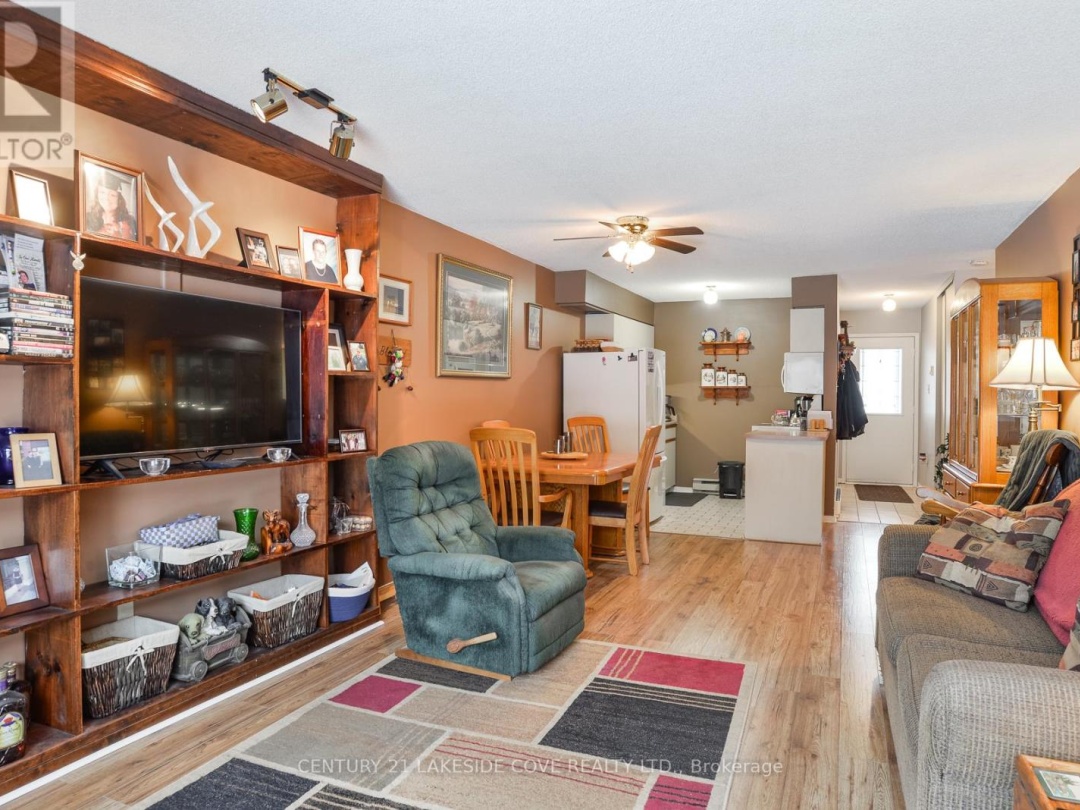 15 - 71 LAGUNA PARKWAY, Lake Simcoe
