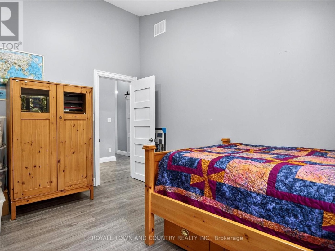 9 LYTLE LANE, 