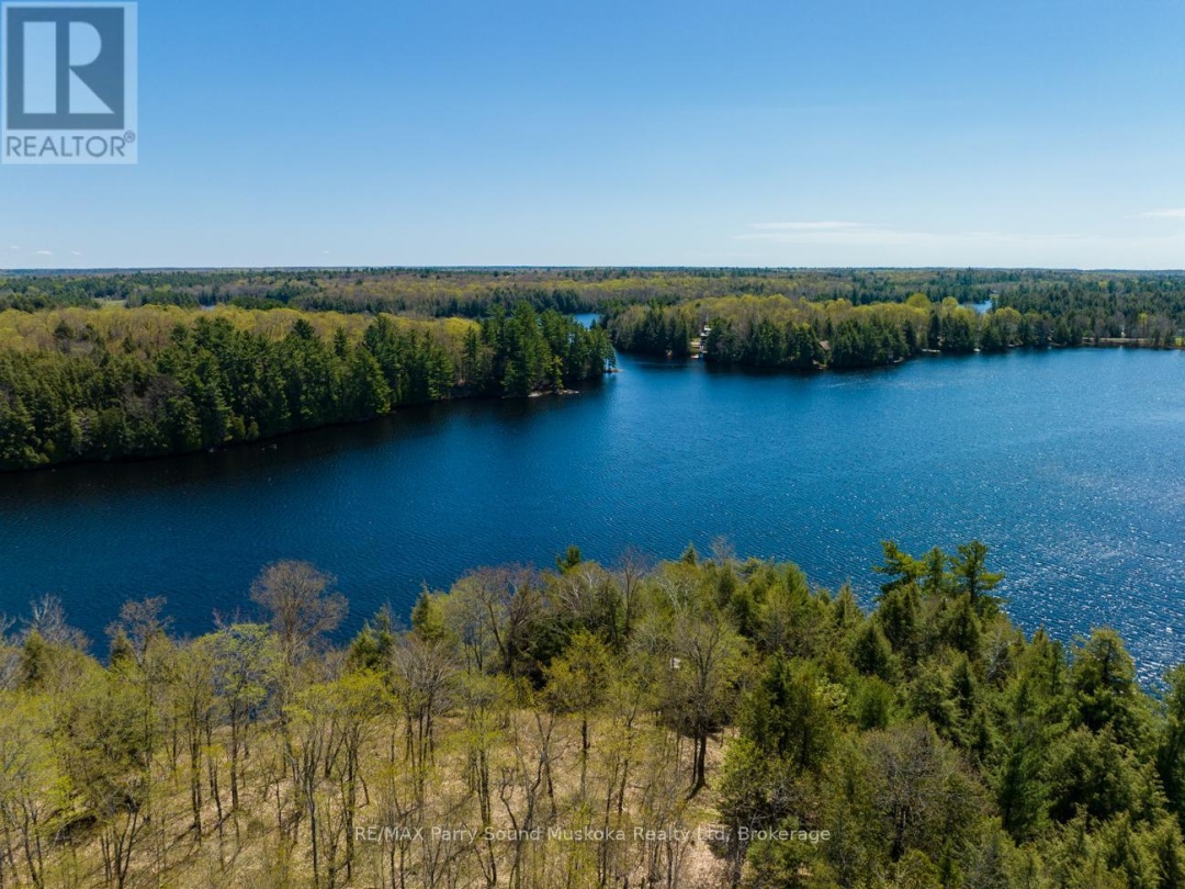 33 PAULS BAY ROAD, Harris Lake