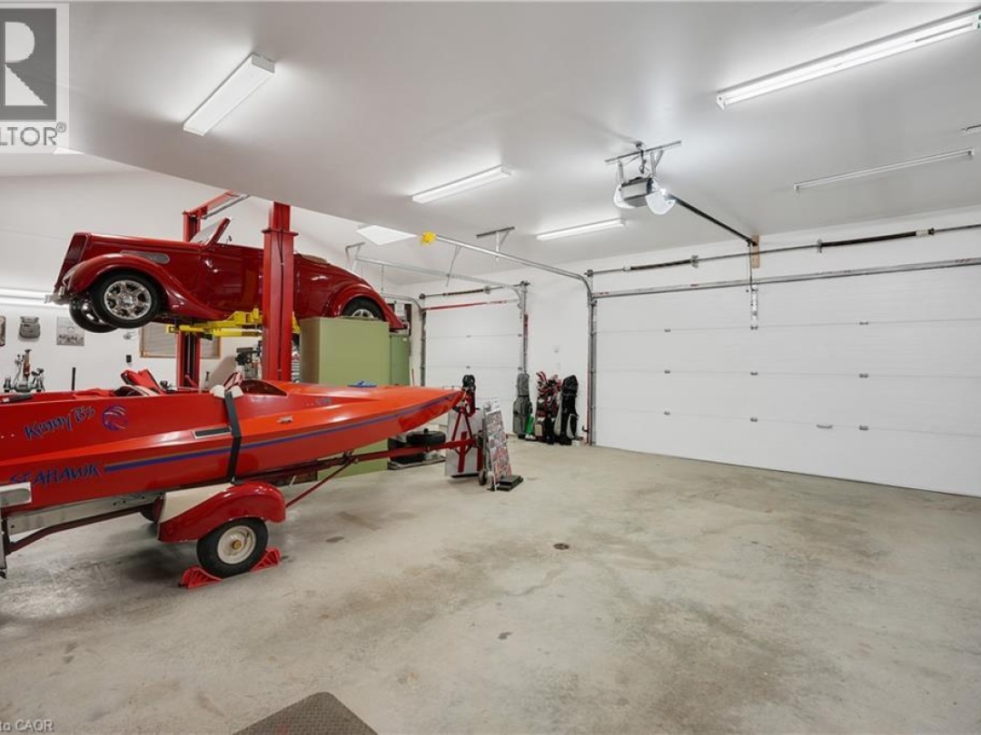 36 MANITOUWABING ESTATES Road, 