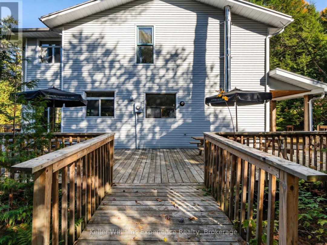 19 HURON TRAIL, Six Mile Lake