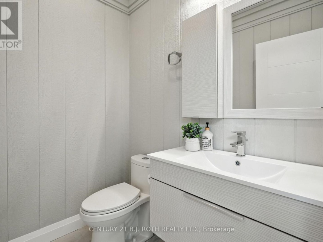 3510 BRENNAN LINE W, 