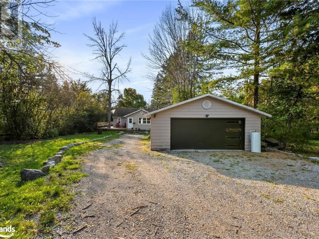 119 Campbell Beach Road, Dalrymple Lake