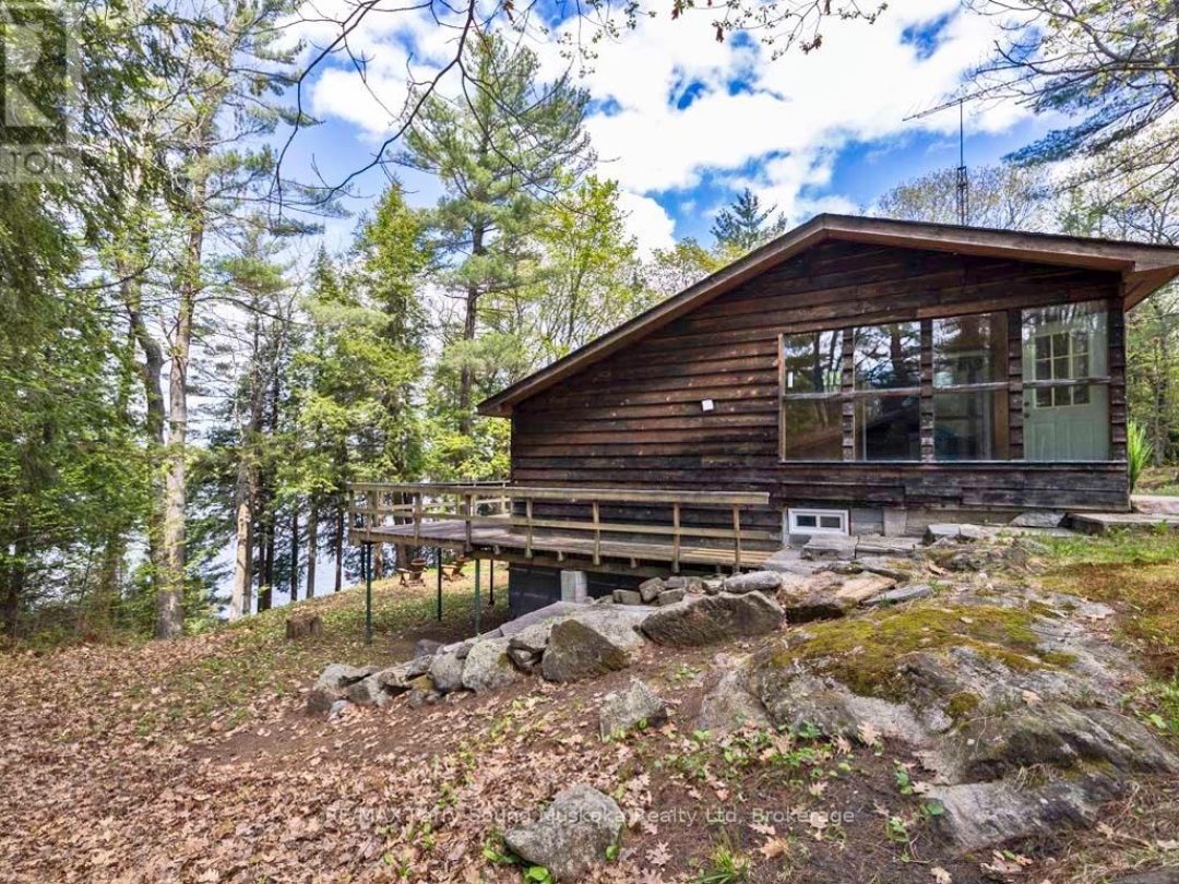 33 HOUSTON LANE, Otter Lake