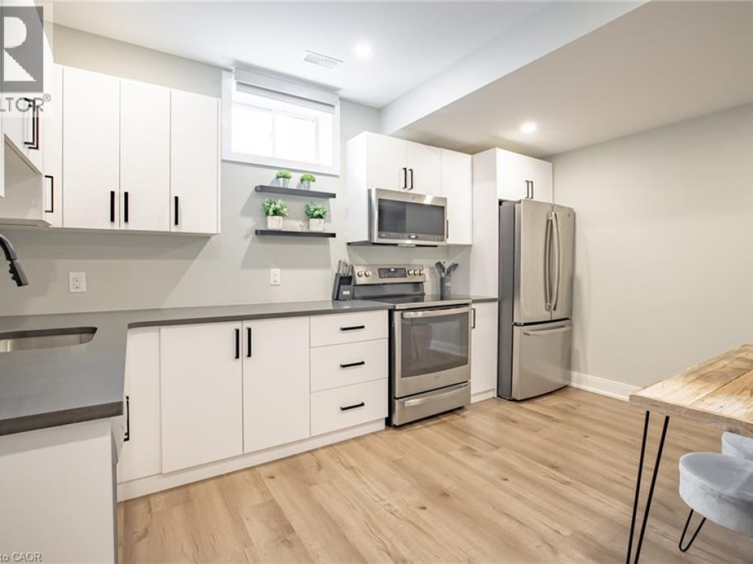 4 LOCKMAN Drive, Ancaster