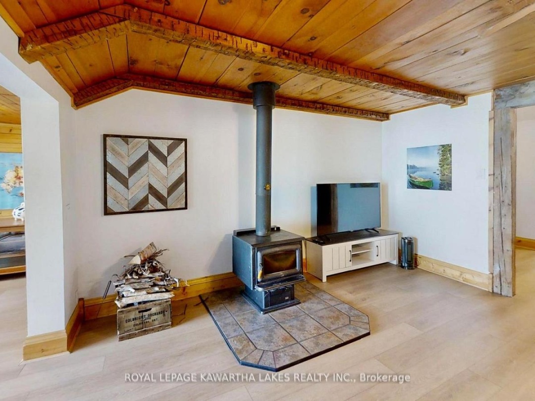 1136 SYLVAN GLEN DRIVE, Dalrymple-South Lake