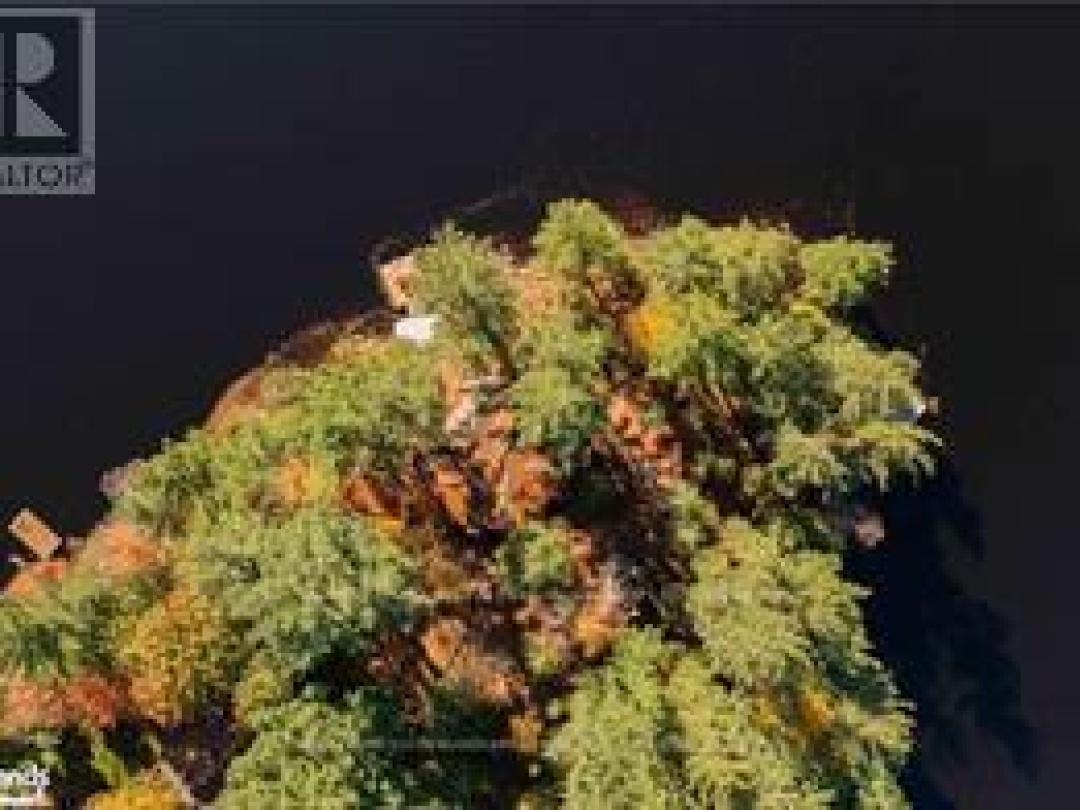 7 & 9 EAST POINT DRIVE, Manitouwabing Lake