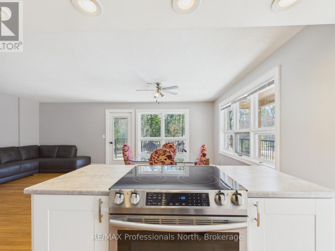 1196 RAVENSCLIFFE ROAD, Huntsville (Chaffey)