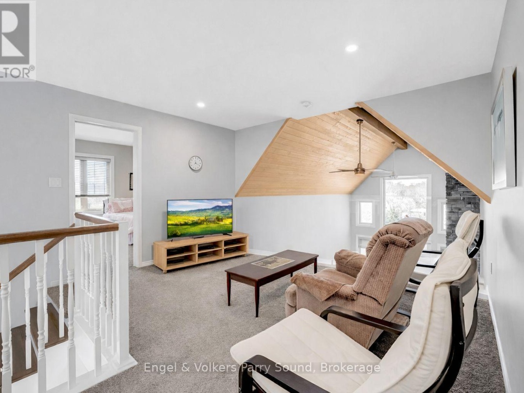 29 QUEEN STREET, Parry Sound