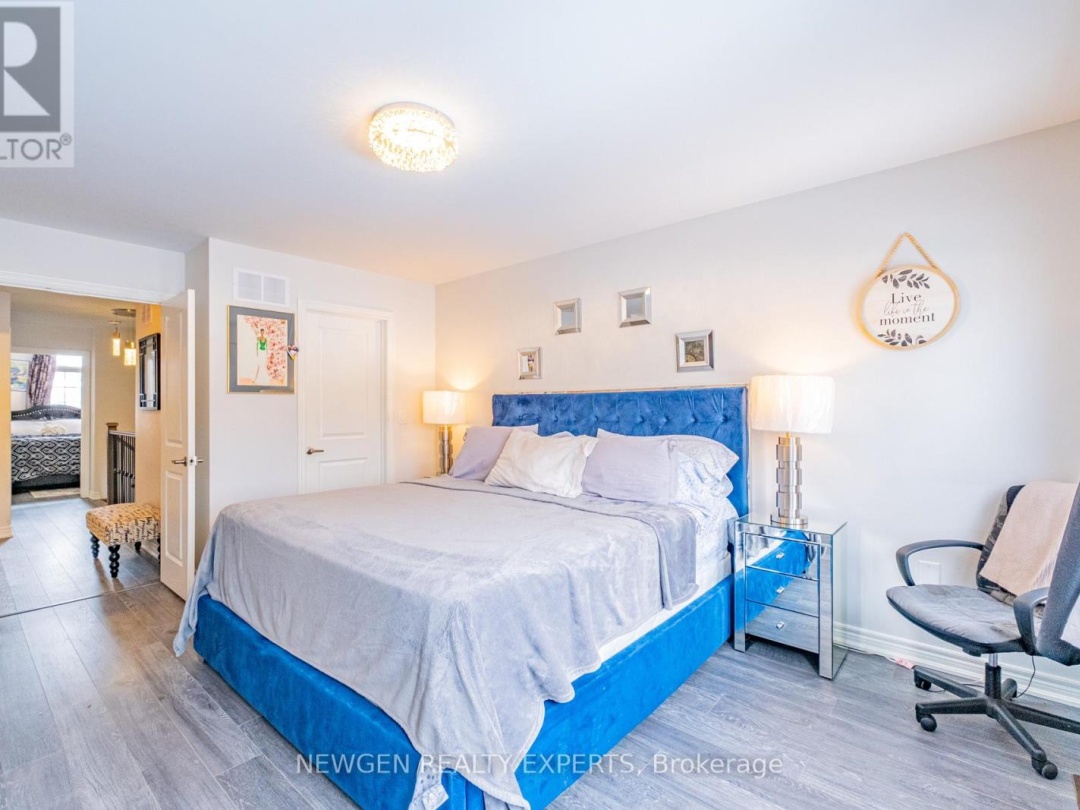 22 CHURCHLEA MEWS, Orillia
