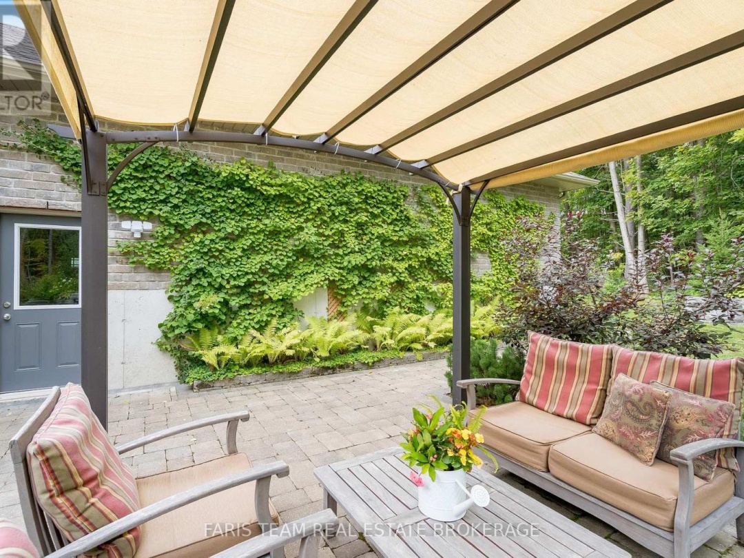1559 RIMKEY CRESCENT, 