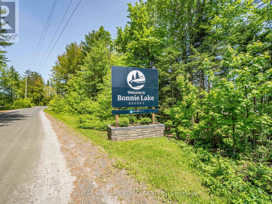 #38 LAKERIDGE - 1047 BONNIE LAKE CAMP ROAD, Bracebridge (Macaulay)
