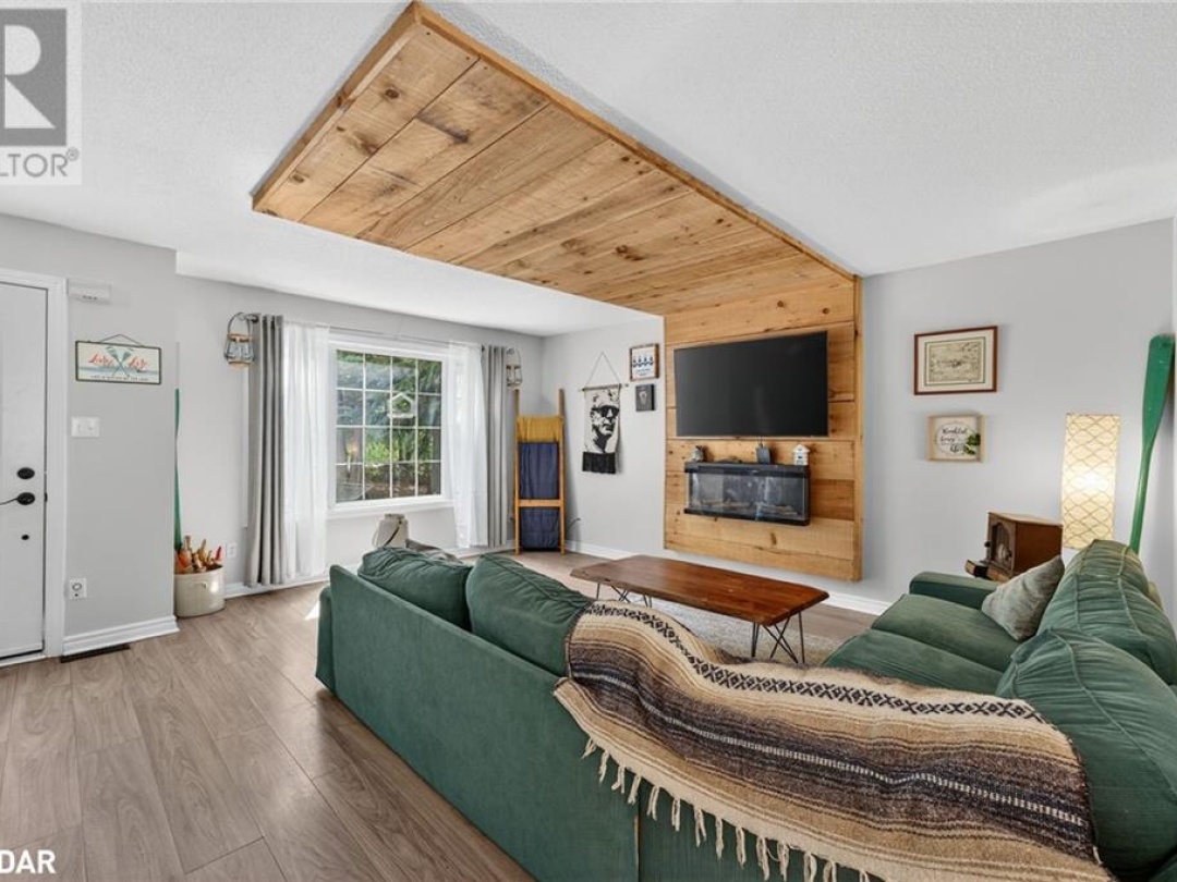 7935 PARK LANE Crescent, 